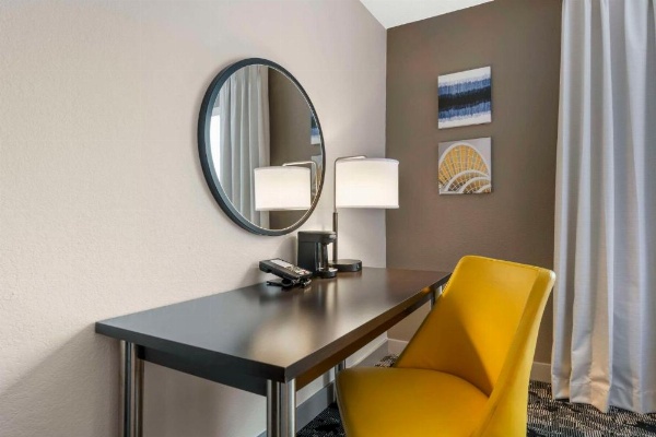 Comfort Inn & Suites Near Universal Orlando Resort-Convention Ctr image 16